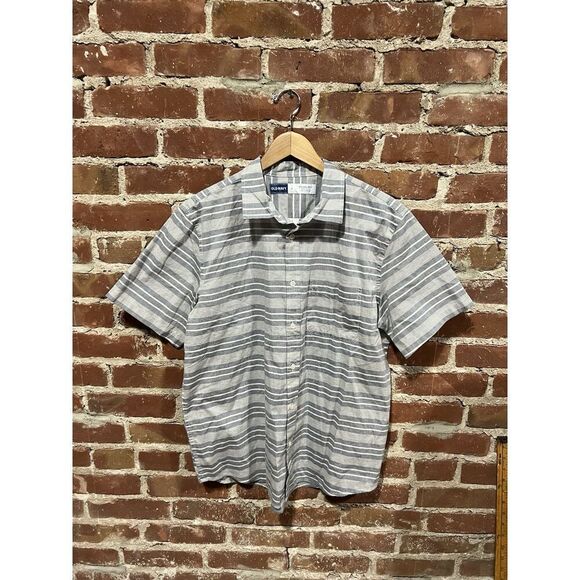 Old Navy Mens Gray Short Sleeve Striped Button Up Shirt NWT Size Large - Picture 1 of 3